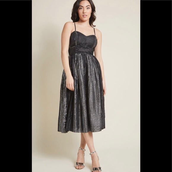 Modcloth Dresses & Skirts - ModCloth Spotlight Satisfaction Midi Dress size sm